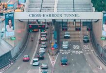 香港红隧恢复通车 理大呼吁警方尽快解除封锁