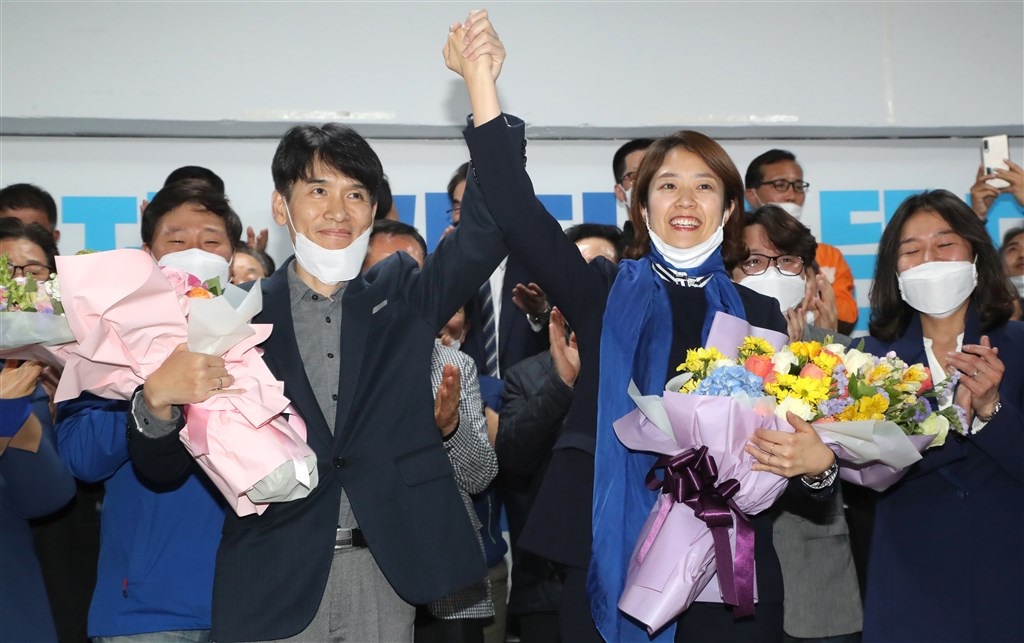 韓國國會大選執政黨席次逾半  脫北者太永浩當選議員