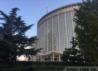 外交部:142万留学生仍在国外 协助急需者逐步回国
