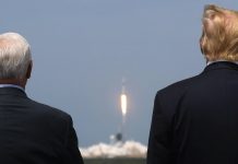 SpaceX载人龙飞船发射成功