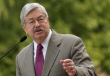 外交部和人民日报:美国大使的文章“攻击”和“抹黑”中国  美方“霸道无理”