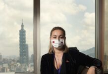 布拉格愛樂總監:不為政治服務【專訪】