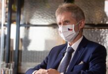 維特齊真心話:無決心承擔苦痛 就難享自由民主