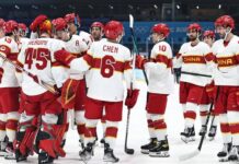 中国冰球队球员国籍“国际化” 引热议