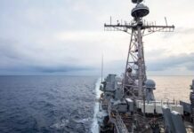 美舰通过台湾海峡 美日举行大型联合军演 中国在造最新型的飞弹驱逐舰