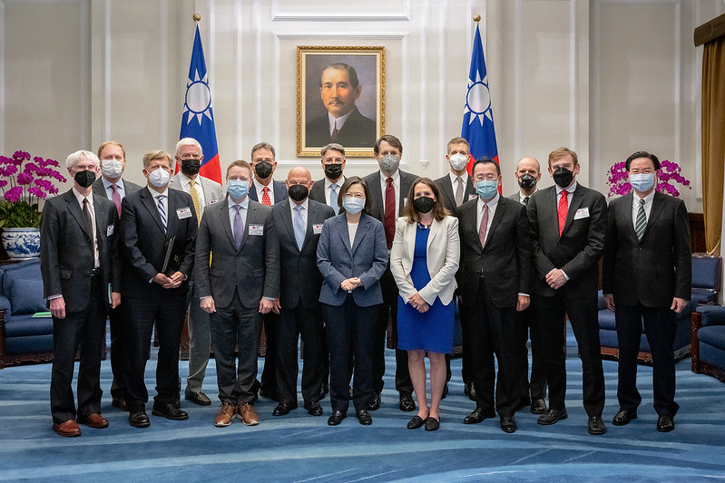 蔡英文會見美國參議員布萊克本 新華社發表多篇專家署名文章批評美國干涉台灣問題