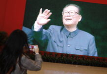 上海市民目送江澤民靈車經過 中聯辦設靈堂供弔唁 6日追悼大會將在北京舉行