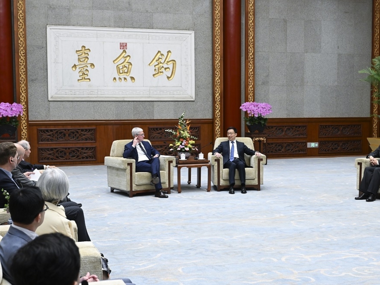 韓正同清華大學經濟管理學院顧問委員會委員代表座談：堅持走人民共同富裕道路　推動高質量發展