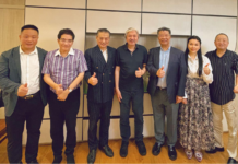 香港精英宴縱論天下事:建議香港一國兩制再延長50年!