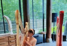 曾曉輝給崔君芝教授頒獎並賦詩