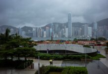 颱風“韋帕”襲港 香港發佈最高熱帶氣旋警告“十號風球”