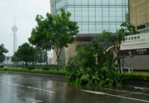 颱風“韋帕”正面襲澳 澳門發出“十號風球”