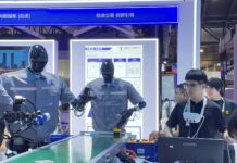 (經濟觀察)從“炫技”到干活 機器人何時展露“真功夫”?