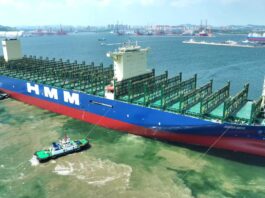 中國北方地區首次承修全球最大噸位集裝箱船