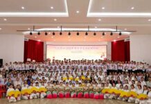 「瀾湄同心」2025年中華才藝老撾培訓班圓滿落幕 寮都公學展演中華神韻